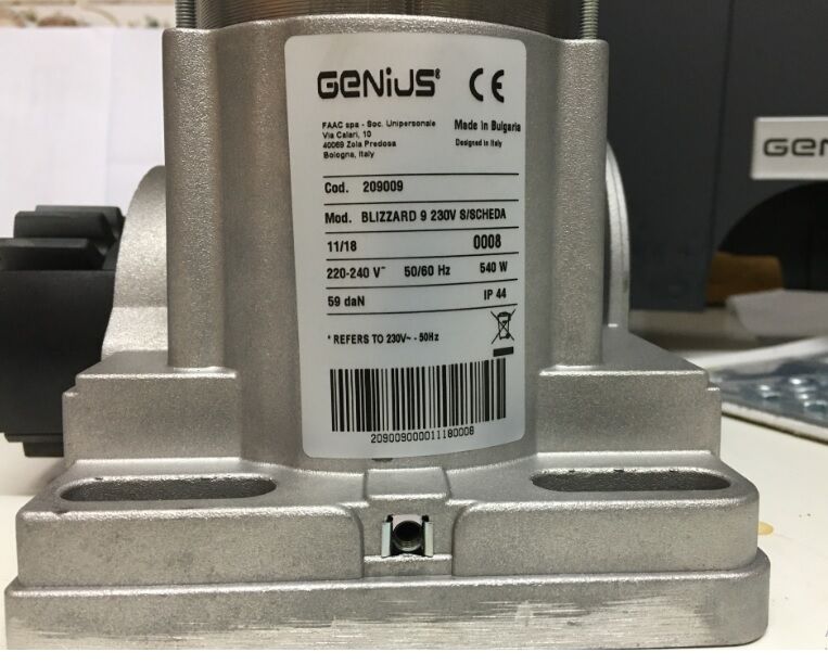 costado de motor genius blizzard 900