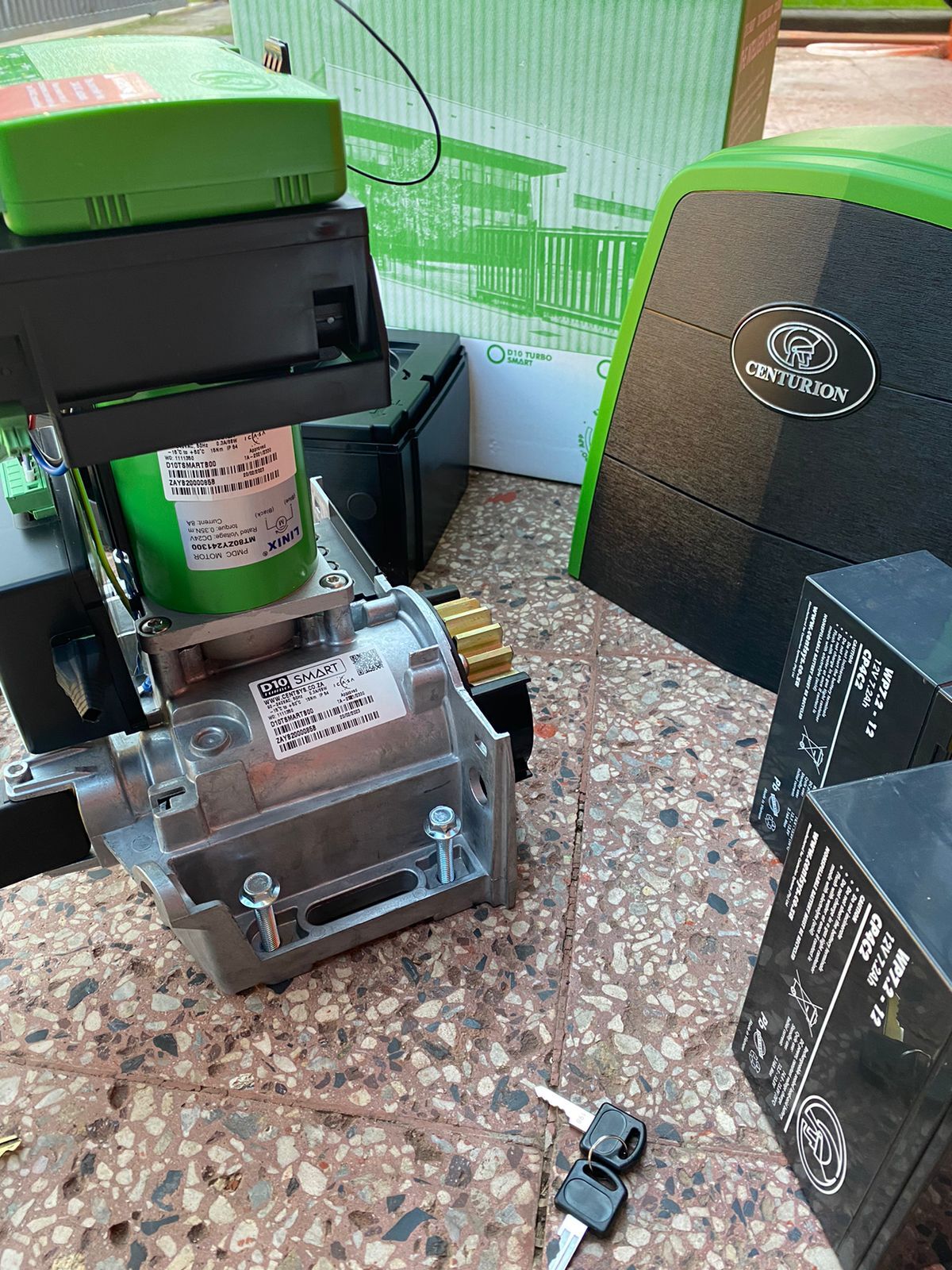 vista lateral de motor centurion d10 turbo smart con sus componentes