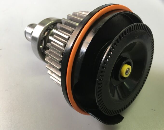 vista de costado de corona y encoder de motor corredera centurion d10 turbo