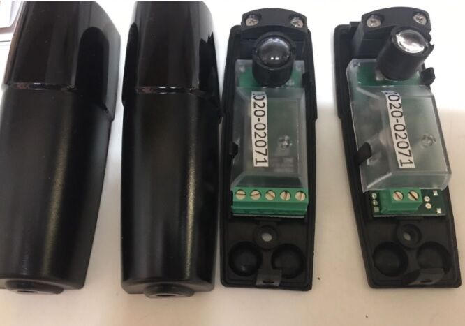 fotocelda stagnioli abierta junto a sus tapas